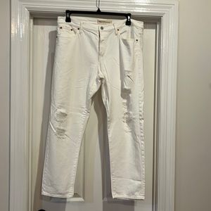 Woman’s Gap distressed white Jeans